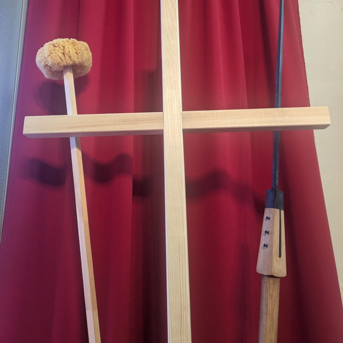 Kreuz, Speer & Schwamm