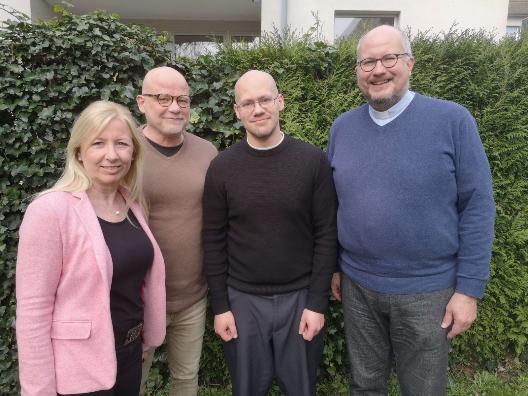 V.l..: Bente Pordzik (Verwaltungsleiterin), Andy Dino Iussa (Engagementförderer), Dominic Neumann, Thomas Kaster (Leitender Pfarrer, Stadtdechant)