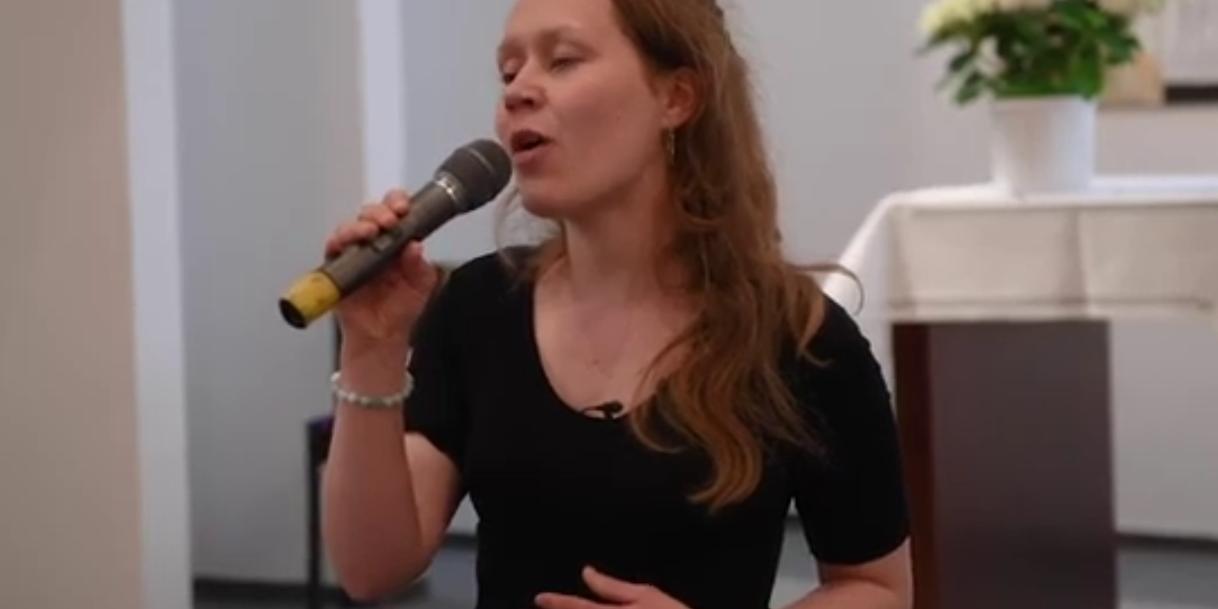 Pia Kehl singt WIR FÜR EINE WELT